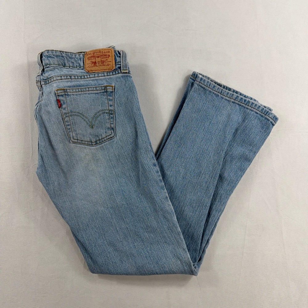 Levi's Jeans Low Boot Cut Light‎ Wash Denim Women Size 6 M